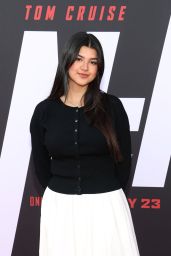Sara Echeagaray Premiere Casual Chic Style