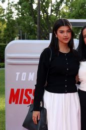 Sara Echeagaray Premiere Casual Chic Style