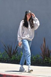 Sara Sampaio Searches Hollywood Hills for Mongo