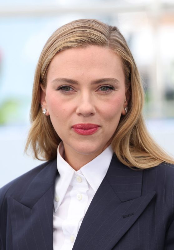 Scarlett Johansson Wears Prada at Cannes 2025 Photocall