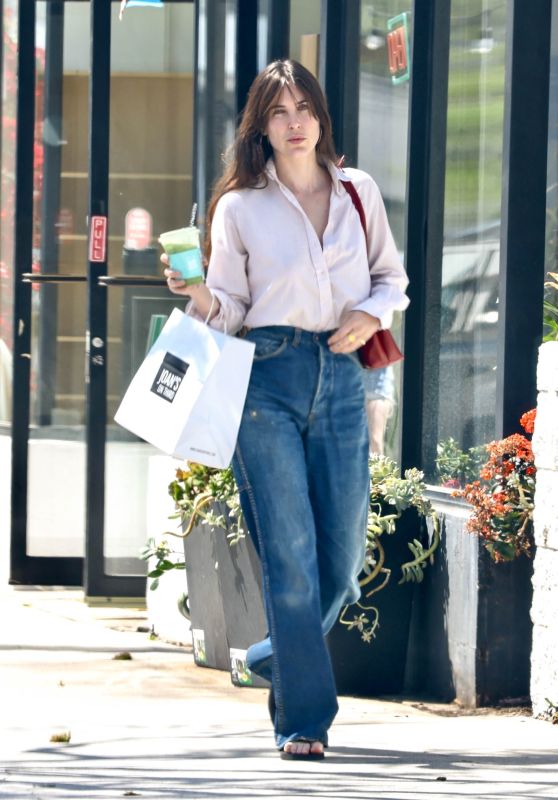 Scout Willis Picks Up Takeout at Joan’s On Third