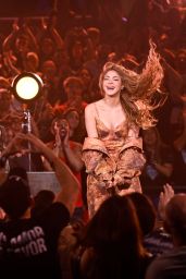 Shakira Performs on The Tonight Show Starring Jimmy Fallon