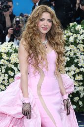 Shakira Reveals Rihanna Pregnancy at Met Gala 2025
