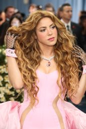 Shakira Reveals Rihanna Pregnancy at Met Gala 2025