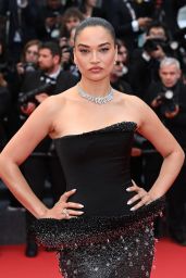 Shanina Shaik Cannes Premiere Glamour