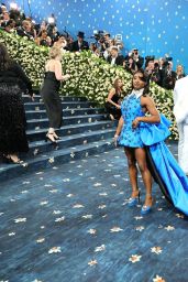 Simone Biles’ Bold Blue Look at the 2025 Met Gala
