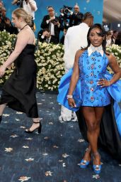 Simone Biles’ Bold Blue Look at the 2025 Met Gala
