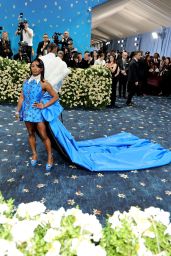 Simone Biles’ Bold Blue Look at the 2025 Met Gala