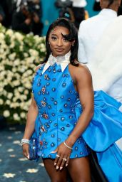 Simone Biles’ Bold Blue Look at the 2025 Met Gala