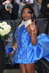 Simone Biles’ Bold Blue Look at the 2025 Met Gala