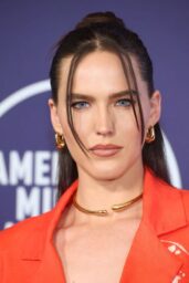 Sofi Tukker Commands American Music Awards 2025 in Bold Red Suit
