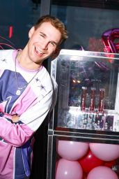 Sophia La Corte’s Chic Look at Parivie by Paris Hilton Launch