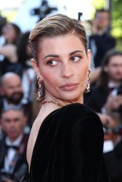 Sveva Alviti Elevates Classic Black at Cannes 2025 Premiere