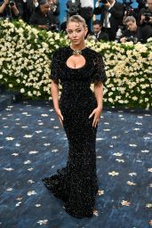 Sydney Sweeney’s Vintage-Inspired Look at the 2025 Met Gala