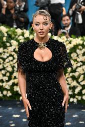 Sydney Sweeney’s Vintage-Inspired Look at the 2025 Met Gala