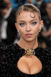 Sydney Sweeney’s Vintage-Inspired Look at the 2025 Met Gala