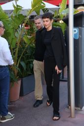Taylor Hill Attends Cannes 2025 Closing Ceremony