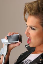 Thalia in Photoshoot for Amar sin ser amada