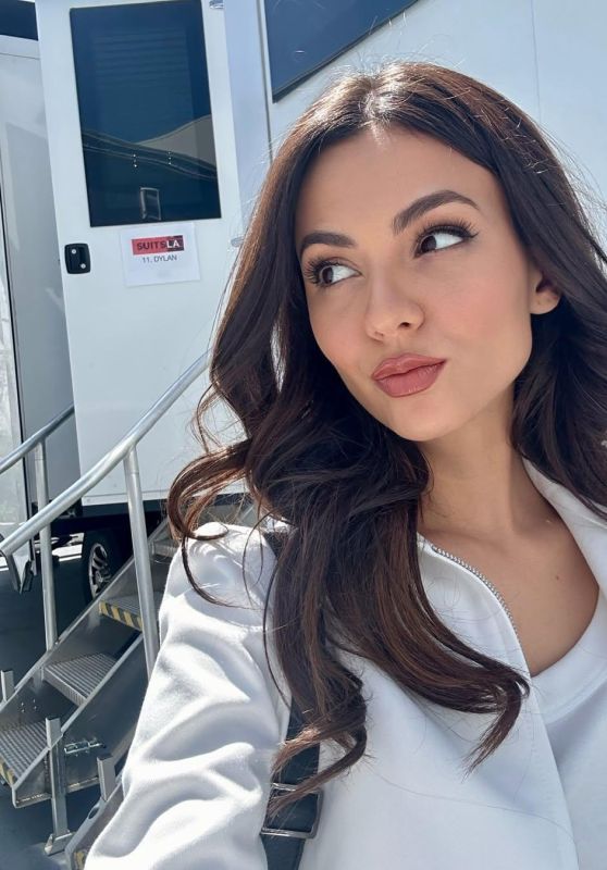 Victoria Justice on Set of Suits LA