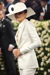 Zendaya’s Iconic Met Gala 2025 Look: Tailoring Black Style