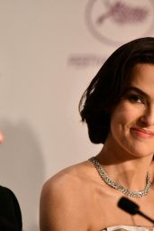 Zoey Deutch Nouvelle Vague Cannes Press