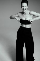 Alessandra Ambrosio Dominates in M Revista de Milenio