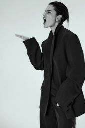 Alessandra Ambrosio Dominates in M Revista de Milenio