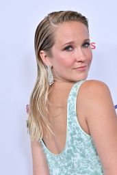 Anna Camp Commands "Bride Hard" Premiere