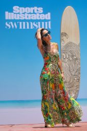 Bethenny Frankel visits Sports Illustrated Swimsuit Beach Club