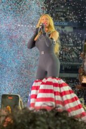 Beyoncé Ignites Stade de France in Western-Glam Whirlwind