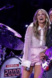 Carly Pearce Unveils Sparkle at CMA Fest
