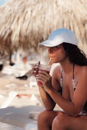 Débora Gomes Unveils Summer Glamour in Mykonos