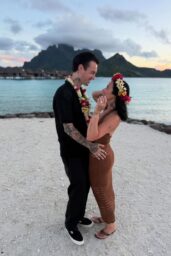 Demi Lovato Charms in Retrofête Crochet