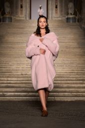 Deva Cassel Unveils Sleek Silhouettes at Max Mara Resort 2026