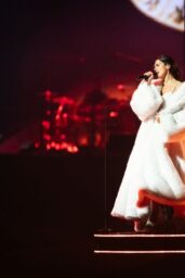 Dua Lipa Ignites Amsterdam Radical Optimism Tour: 06 04 2025