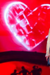 Dua Lipa Ignites Antwerpen with 