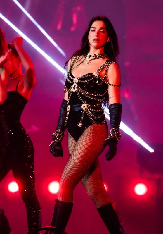 Dua Lipa: Pop Sensation’s Glamorous New Look