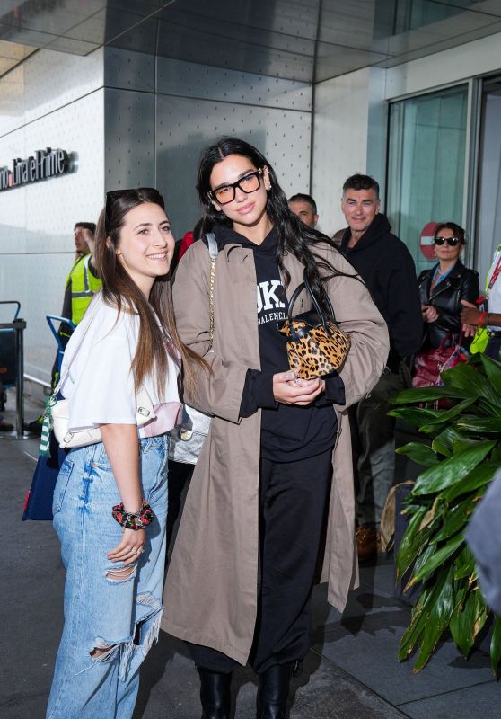 Dua Lipa takes photos with a fan at Milan airport – June 5, 2025