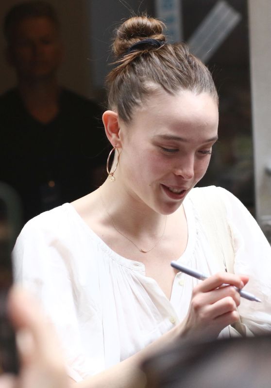 Ella Beatty greets fans, signs autographs in New York