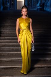 Ellie Thumann Illuminates Max Mara Cruise Show in Radiant Yellow