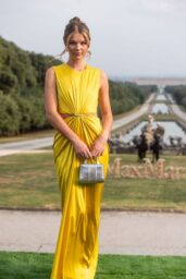 Ellie Thumann Illuminates Max Mara Cruise Show in Radiant Yellow