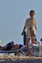 Elsie Hewitt Soaks Up Sun in Palm Beach