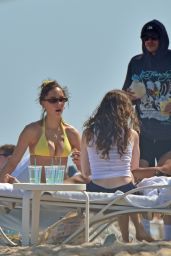 Elsie Hewitt Soaks Up Sun in Palm Beach