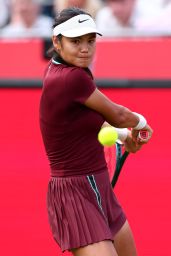 Emma Raducanu Dominates HSBC Championship First Round