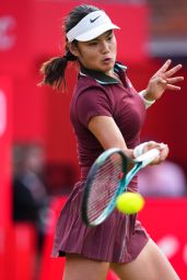 Emma Raducanu Dominates HSBC Championship First Round