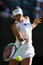 Emma Raducanu Triumphs in Wimbledon First Round