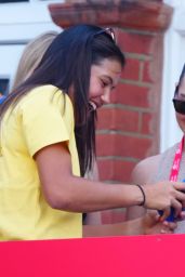 Emma Raducanu Watches Carlos Alcaraz at HSBC Championships