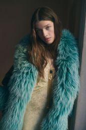 Ever Anderson Channels Effortless Chic for Chloé Fall 2025