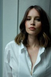 Felicity Jones: A Study in Refined Minimalism, June 2025