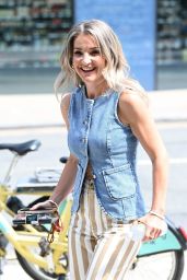 Helen Skelton Debuts Summer Stripes in Manchester